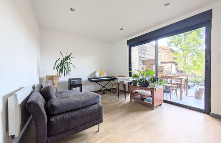 MAISON DE VILLE A COTTANCE - 160 m² - SALON ET SEJOUR - 4 CHAMBRES - EXTERIEUR - PUITS — photo 2