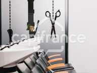 Salon de coiffure mixte à vendre secteur Caluire (69), salon de coiffure de 119 m², entièrement refait, emplacement n°1 et équipe en place — photo 2