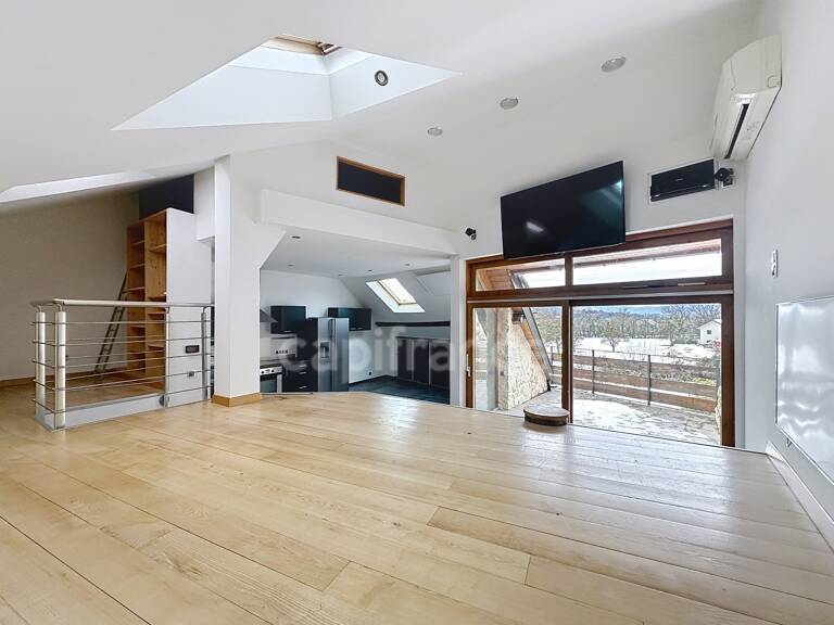 Appartement T3 triplex - Marlioz — photo 1
