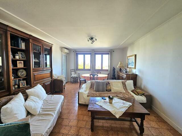 A vendre Appartement T5 de 98 m2, 4 chambres, véranda, parking à LUCCIANA 20290 (HAUTE CORSE) — photo du bien