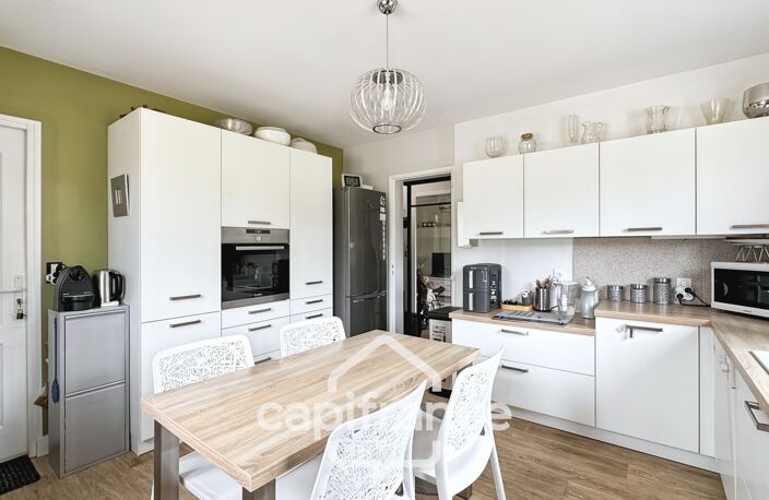 CASTETS 40  – Maison rénovée de 123 m² avec T1 indépendant, sous-sol aménageable de 100 m² et jardin paysagé — photo 2