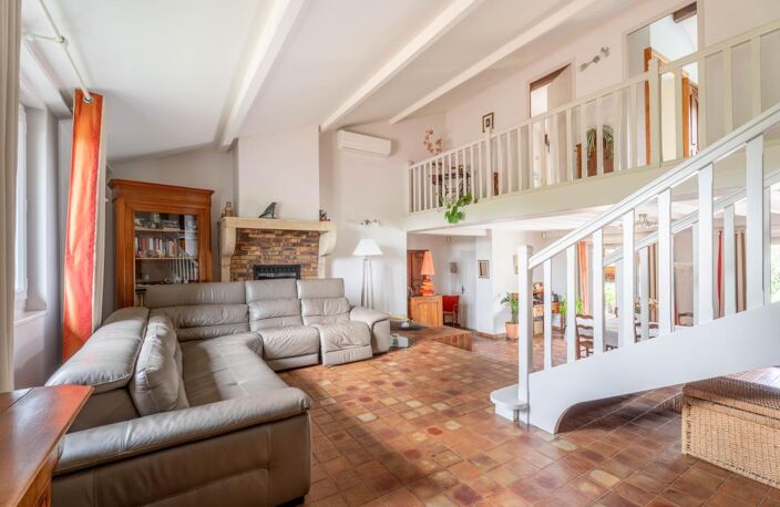 Belle Villa familiale dans un cadre paisible proche de Belleville En Beaujolais — photo 4