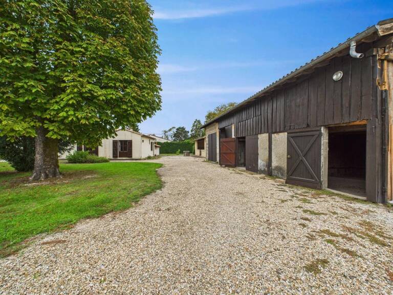 ST MEDARD-EN-JALLES - Hangar de 100 m² — photo 1