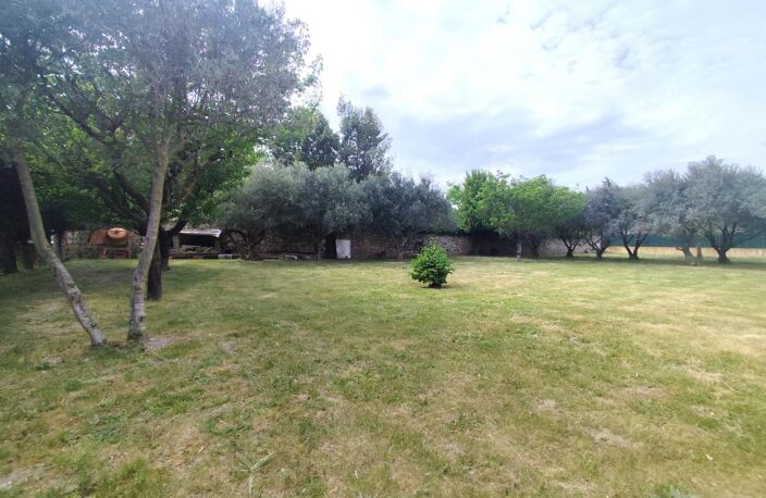 Maison À Vendre Aramon, 160 m², 4 chambres, Jardin, Piscine, Dépendances — photo 2