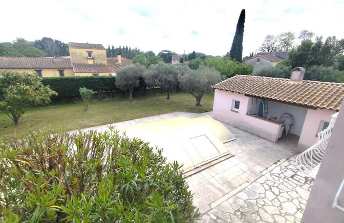 Maison À Vendre Aramon, 160 m², 4 chambres, Jardin, Piscine, Dépendances — photo 3