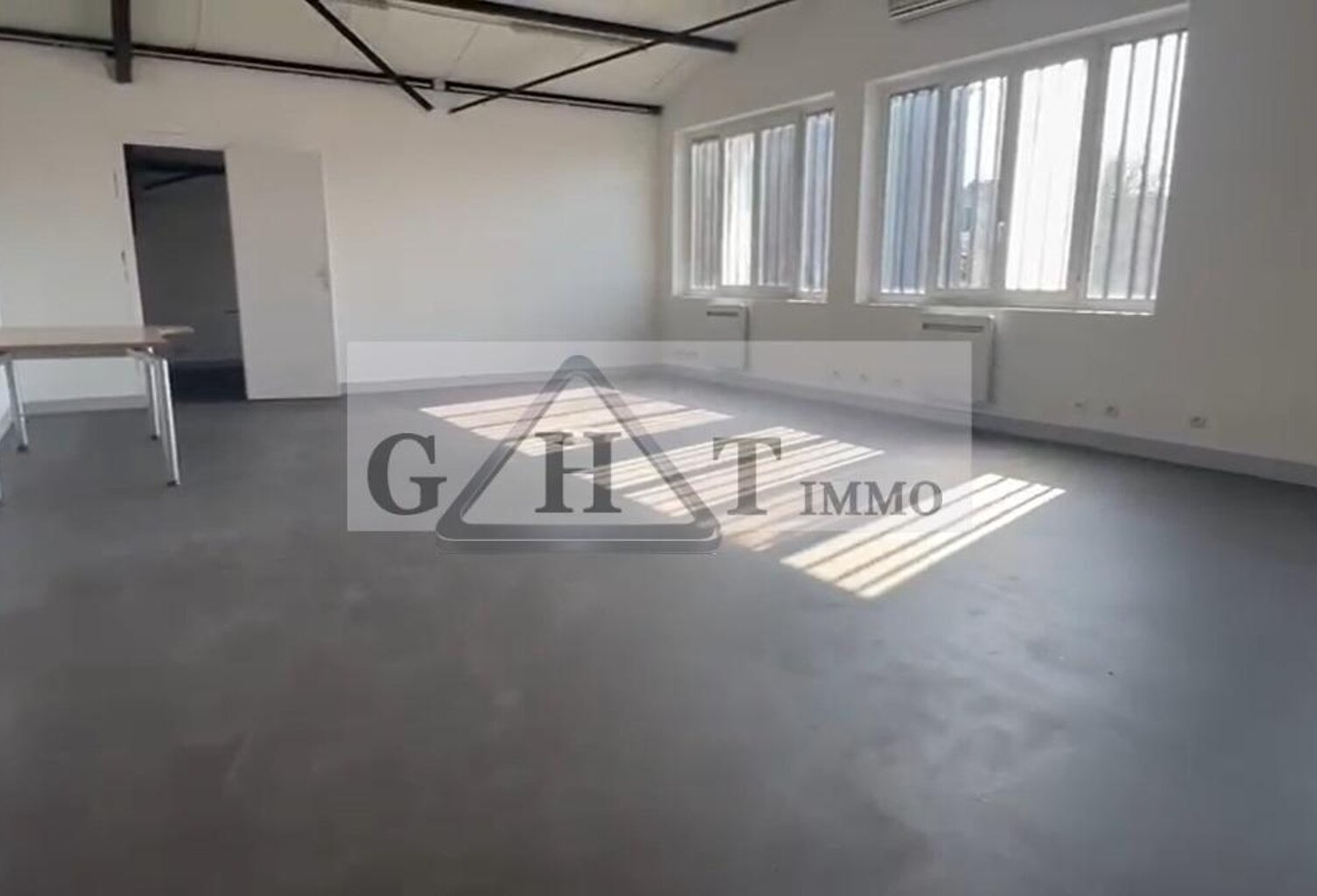 BUREAUX A LOUER DE 260 m² — photo 1