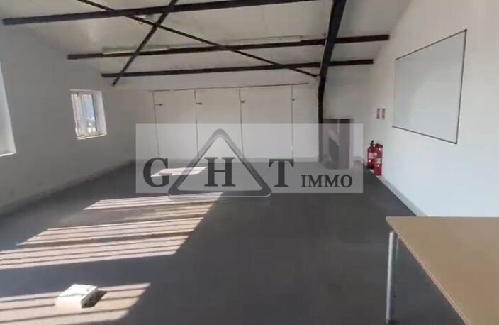 BUREAUX A LOUER DE 260 m² — photo 4