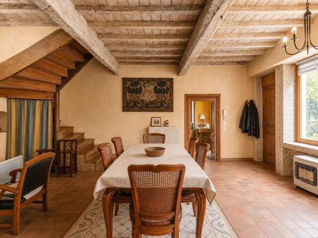 Maison de charme en vente à Courzieu - Idéal pour familles — photo du bien