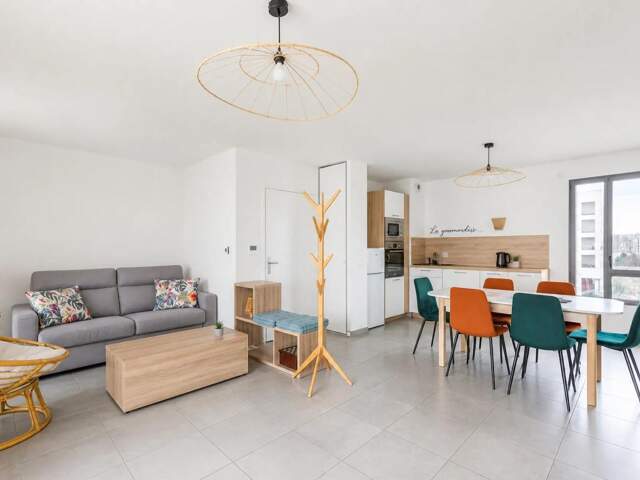 Superbe T4 avec Terrasse à Bron — photo du bien