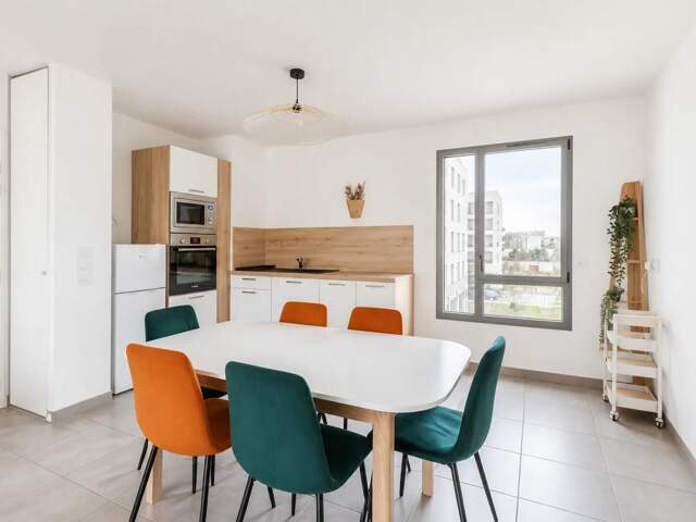 Superbe T4 avec Terrasse à Bron — photo du bien