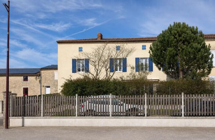 Belle maison en pierre XVIIIᵉ - 265m² Eymouthiers — photo 2