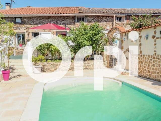 FARNAY MAISON EN PIERRE AVEC PISCINE — photo du bien
