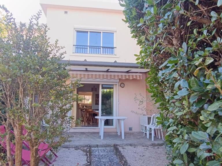 Six-Fours-Les-Plages  Villa club  - pavillon T3 avec terrasse et jardin — photo 1