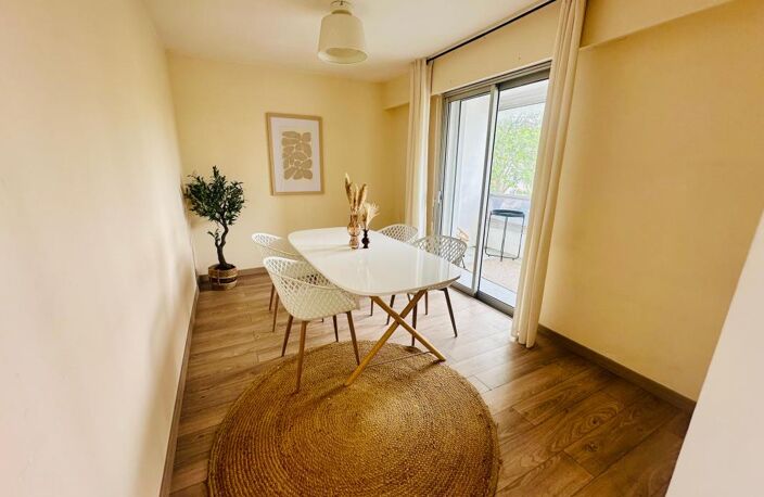 Appartement À Vendre T4 Six Fours Les Plages Cœur de ville + Cave, Loggias et ascenseur — photo 2