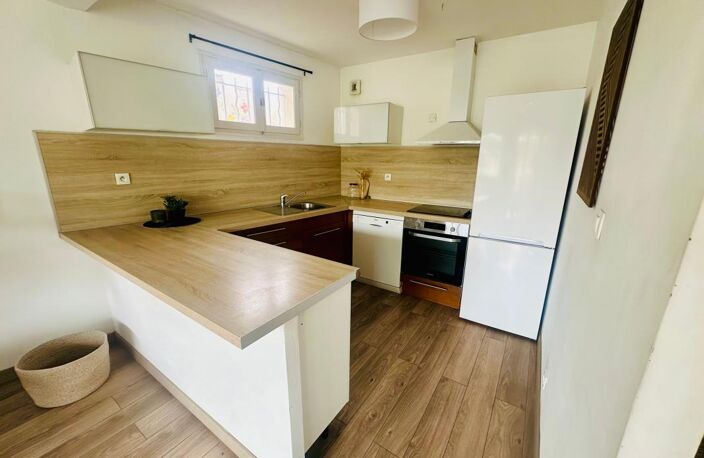 Appartement À Vendre T4 Six Fours Les Plages Cœur de ville + Cave, Loggias et ascenseur — photo 4
