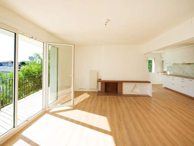 Appartement À Vendre — photo du bien