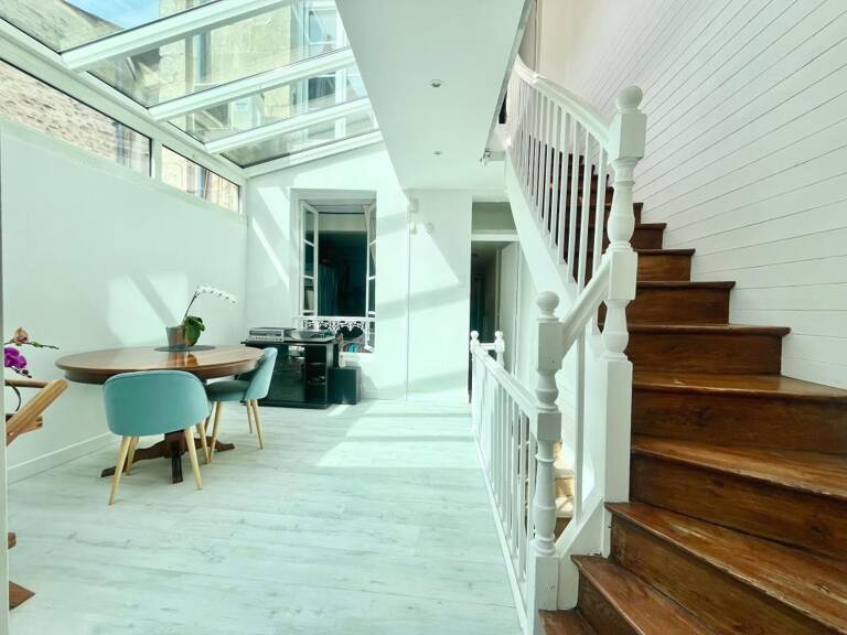 Immeuble 165 m² - Saintes — photo 1