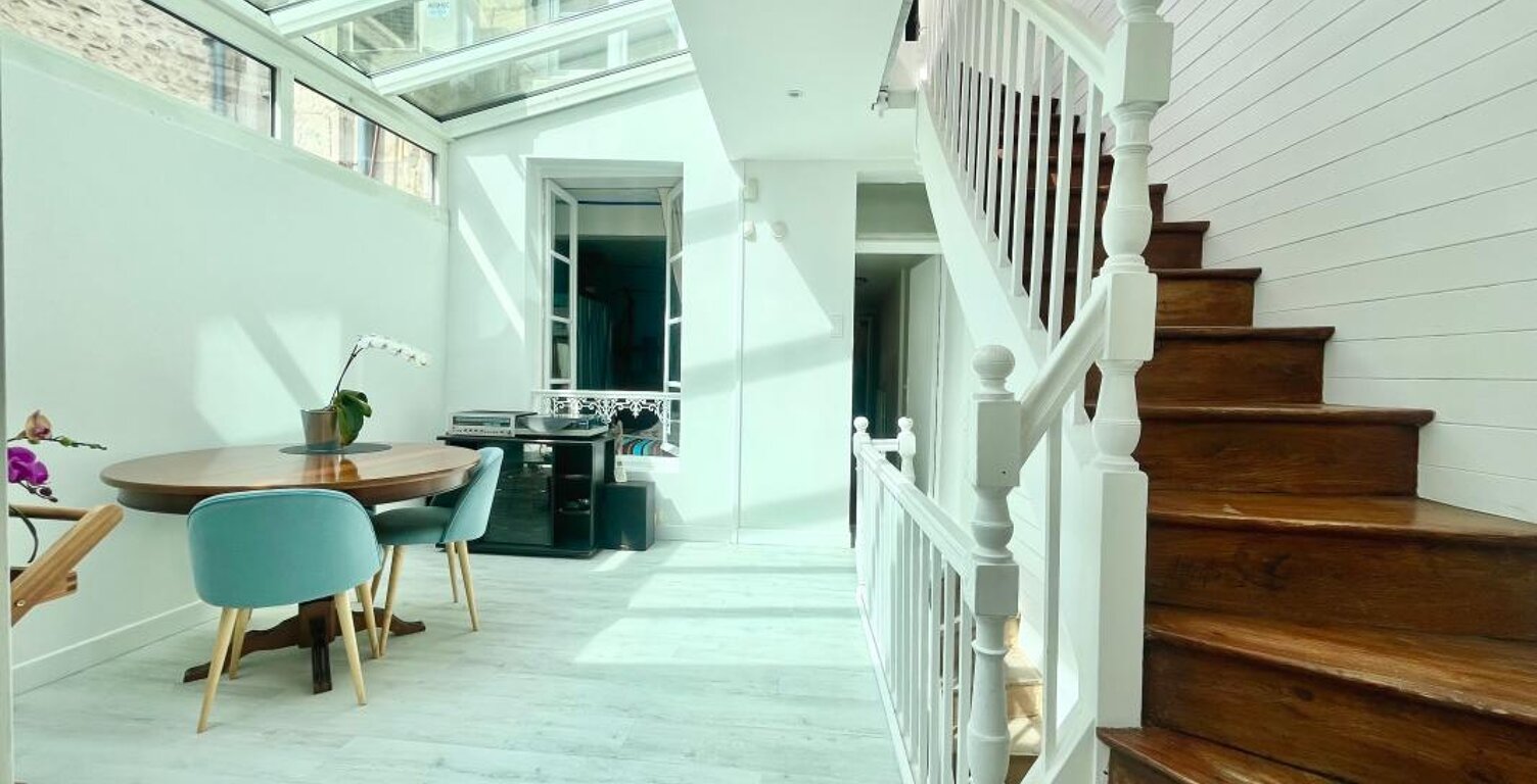 Immeuble 165 m² - Saintes — photo 1