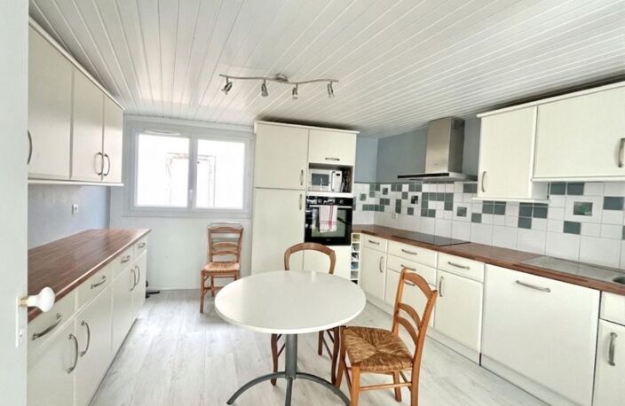 Immeuble 165 m² - Saintes — photo 3