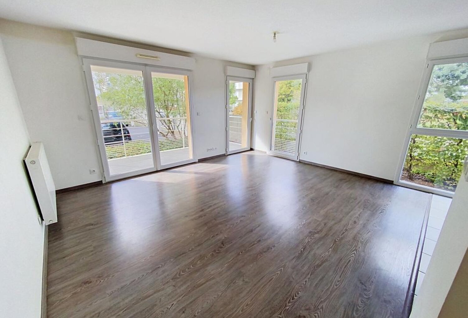 Appartement À Vendre avec parking en sous-sol — photo 1