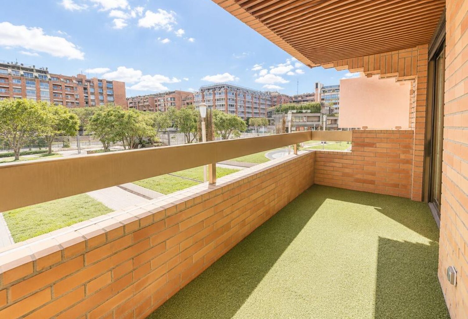 Toulouse Saint-Georges – Grand T2 avec terrasse Sud-Ouest, ascenseur, cave — photo 1