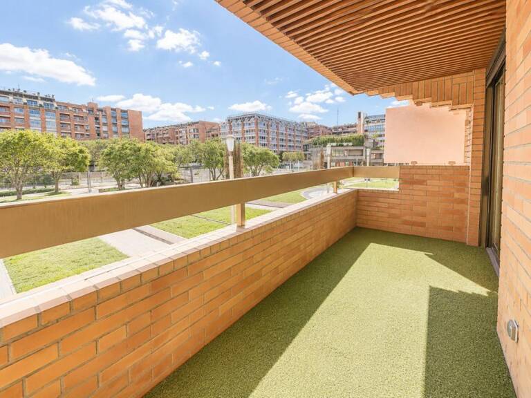 Toulouse Saint-Georges – Grand T2 avec terrasse Sud-Ouest, ascenseur, cave — photo 1