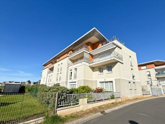 ✨ Coup de Cœur à Saint-Pryvé : Appartement T2 avec Terrasse & Parking ! 🌿 — photo du bien
