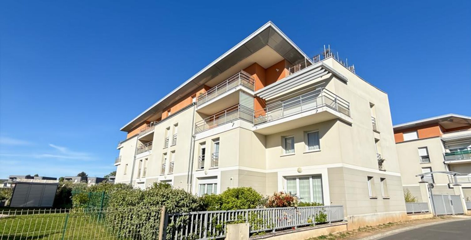 ✨ Coup de Cœur à Saint-Pryvé : Appartement T2 avec Terrasse & Parking !   — photo 1