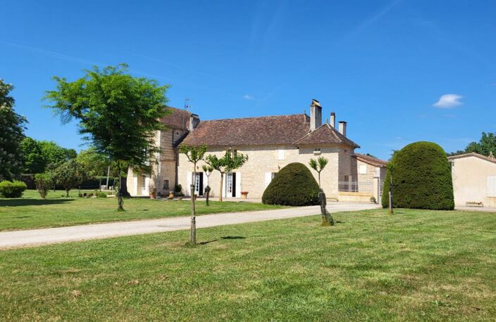 Proche Bergerac Demeure en pierres, gite et dépendances 17 pièces sur  parcelle de 23000 m² — photo 3