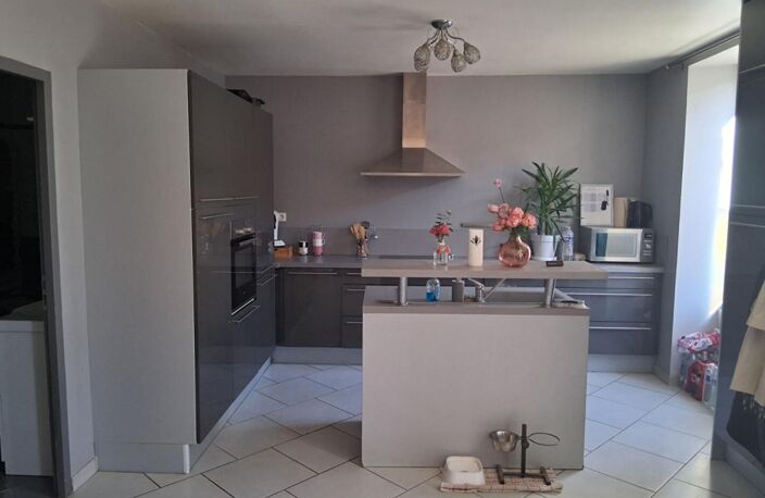 Maison de caractère avec terrain et dépendance -Etivey -5 pièces 105 m2 — photo 3
