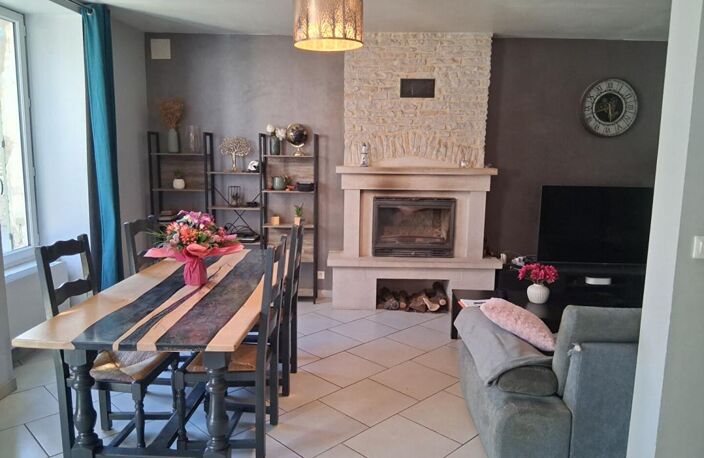 Maison de caractère avec terrain et dépendance -Etivey -5 pièces 105 m2 — photo 4