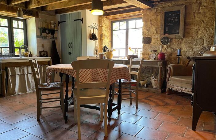 Maison authentique du XVIIIe siècle avec trois grandes granges, belle vue et terrain de 1,4 hectare — photo 4