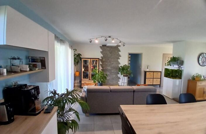 Maison de 115m², 6 pièces piscine et panneaux photovoltaïques — photo 3