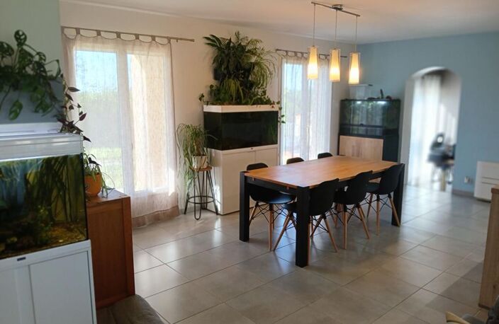 Maison de 115m², 6 pièces piscine et panneaux photovoltaïques — photo 4