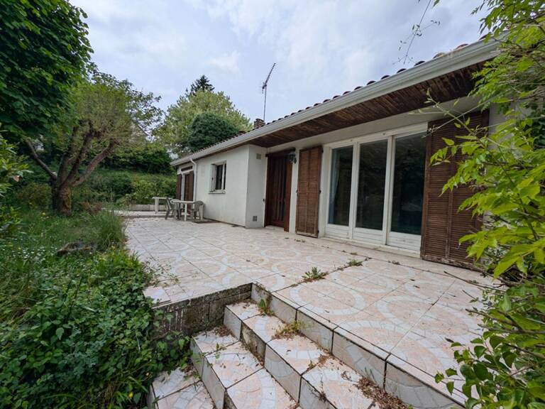 Maison  4 pièce(s) 92.73m2 St Laurent de Cognac — photo 1