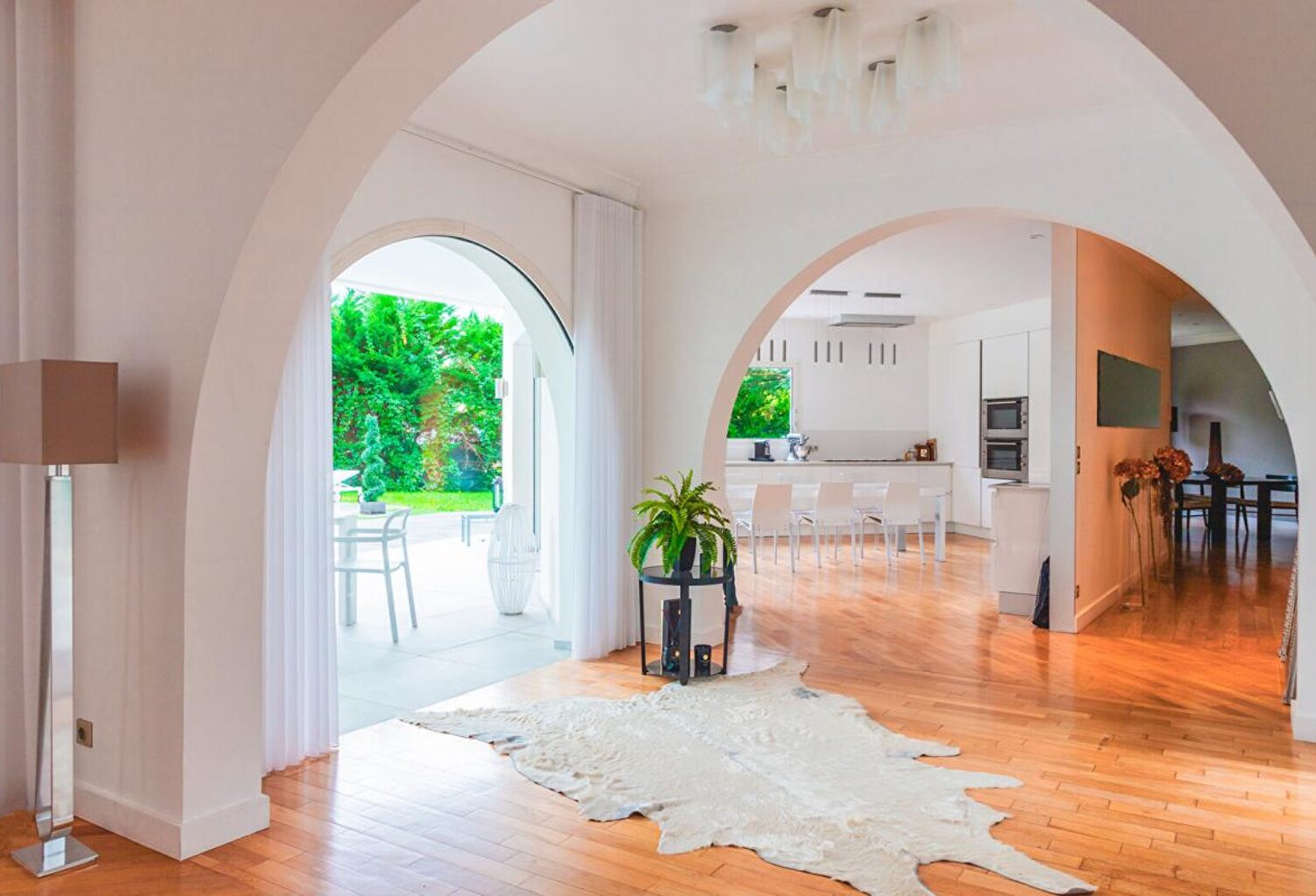 Maison Ecully Tronchon.1650000. 7 pièce(s) 286 m2 .5 chambres .terrain 1890m2.piscine.jardin — photo 1