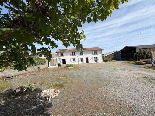 Maison Saint Maixent L Ecole 10 pièce(s) — photo du bien