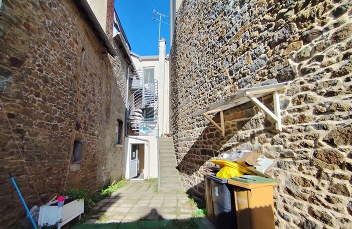 Immeuble avec local commercial et 2 appartements — photo 2