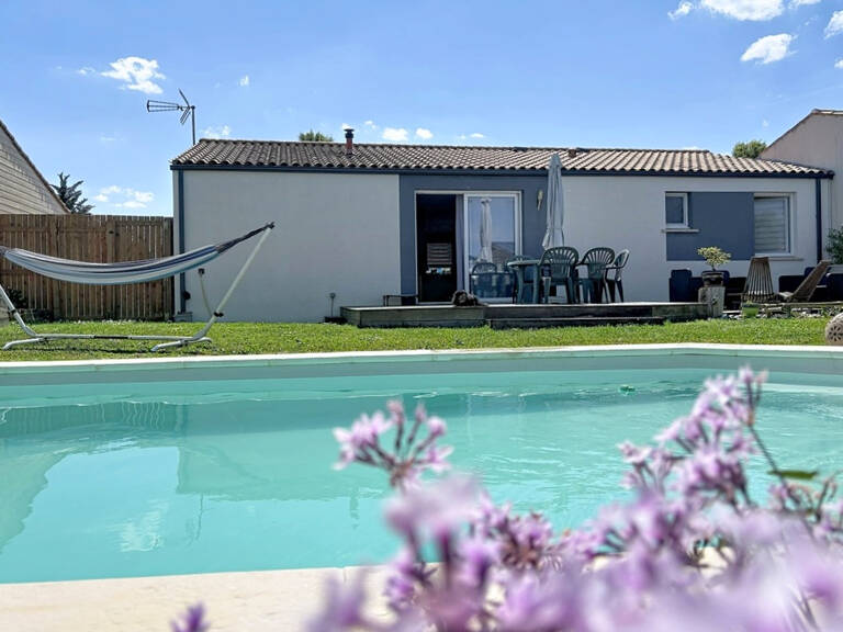 Maison de plain-pied 2015 - 3 chambres - Piscine - Garage - Quartier résidentiel - Centre village — photo 1