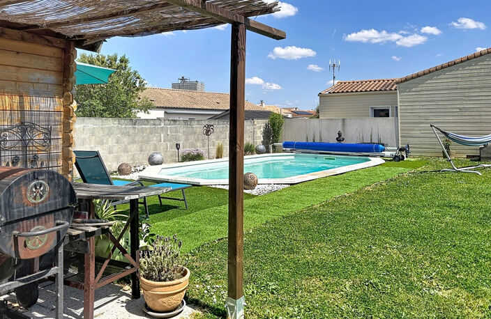 Maison de plain-pied 2015 - 3 chambres - Piscine - Garage - Quartier résidentiel - Centre village — photo 3