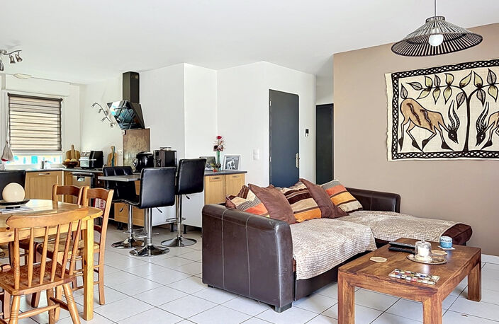 Maison de plain-pied 2015 - 3 chambres - Piscine - Garage - Quartier résidentiel - Centre village — photo 5