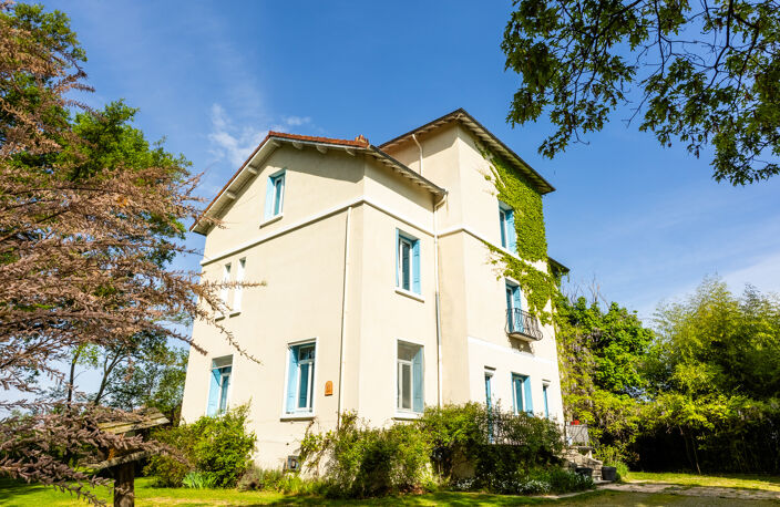 42210 MONTROND LES BAINS MAISON DE MAITRE DE 325M2 SUR TERRA — photo 2
