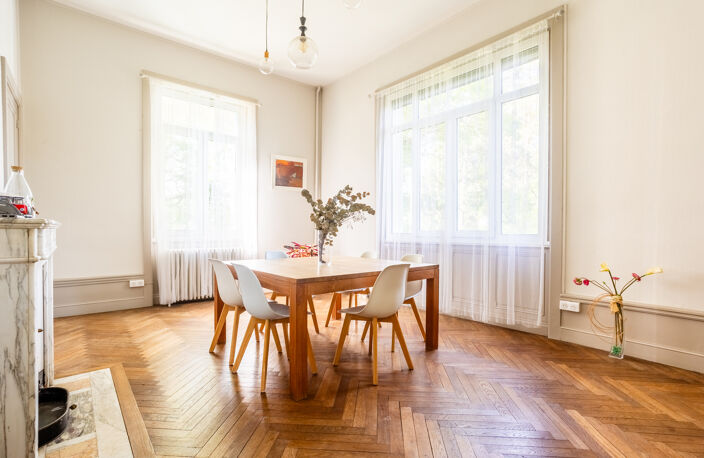 42210 MONTROND LES BAINS MAISON DE MAITRE DE 325M2 SUR TERRA — photo 3