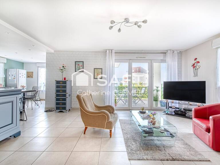 Appartement T3 avec terrasse, garage double — photo 1
