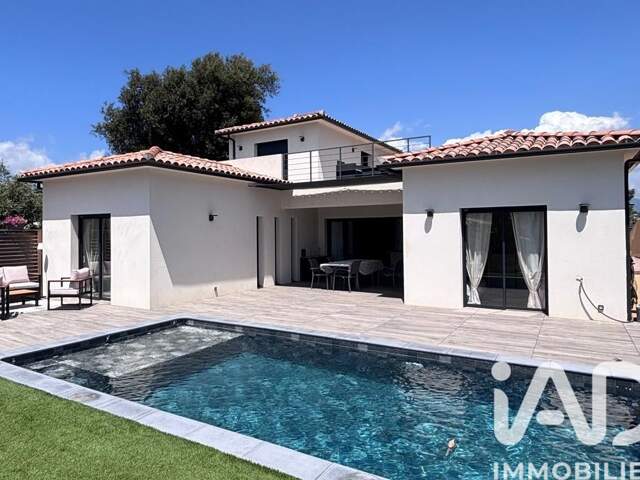 Vente Maison/villa 8 pièces — photo du bien