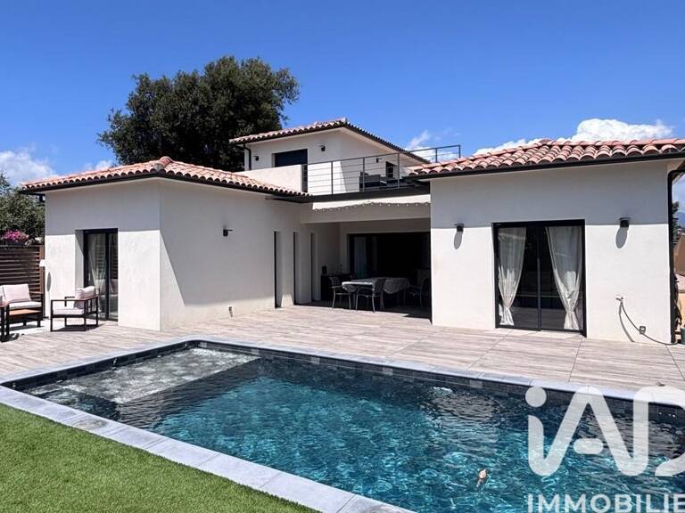 Vente Maison/villa 8 pièces — photo 1