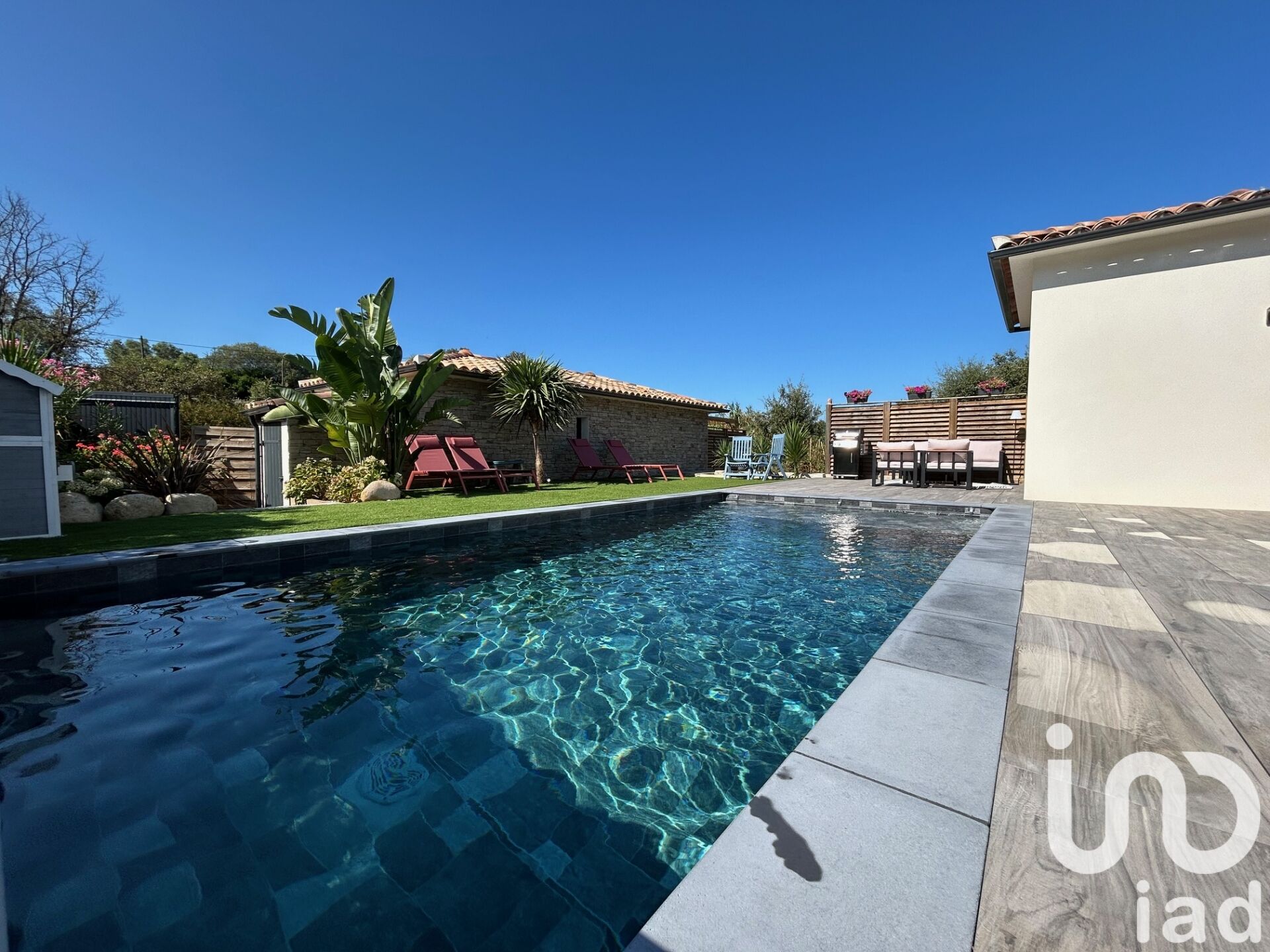 Vente Maison/villa 8 pièces - Photo 2