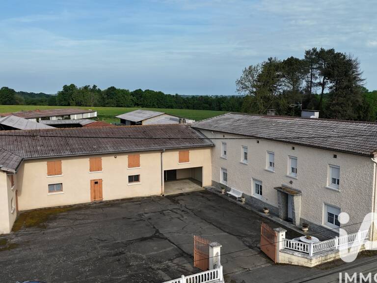 Vente Maison/villa 8 pièces — photo 1