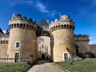Situé au cœur de 15,5 hectares de terres somptueuses, cette majestueuse propriété du XVe siècle, entièrement rénovée, combine histoire, élégance et fonctionnalité — photo 3