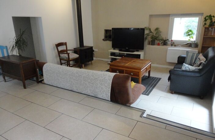 Dpt Pyrénées Orientales (66), à vendre REYNES, maison P6 de 136 m² sur terrain de 1.72 ha avec sous-sol et garage — photo 2
